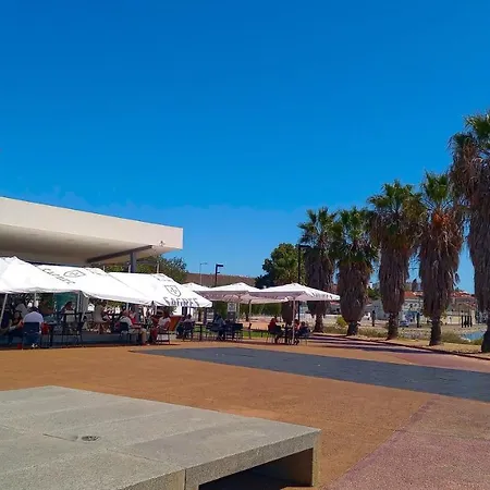 Lisbon South Bank Oceanview Lux Duplex Pool & Gym Σεσίμπρα