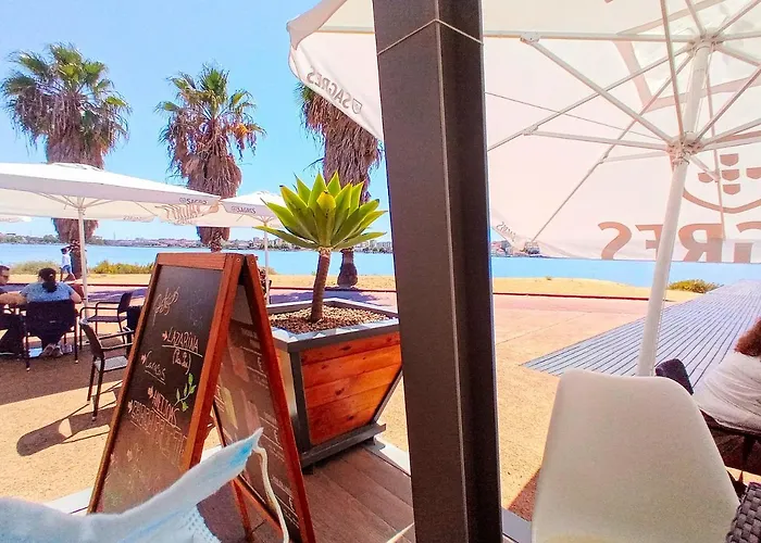 Σπίτι διακοπών Lisbon South Bank Oceanview Lux Duplex Pool & Gym Σεσίμπρα