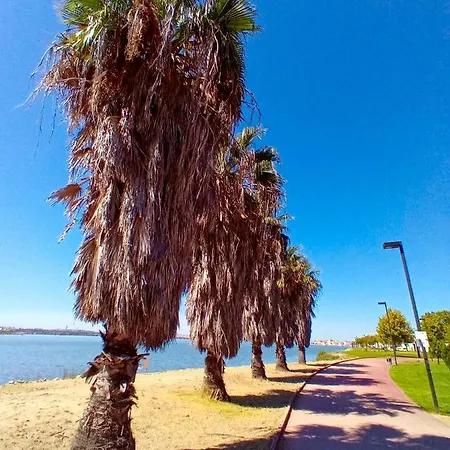 Lisbon South Bank Oceanview Lux Duplex Pool & Gym *