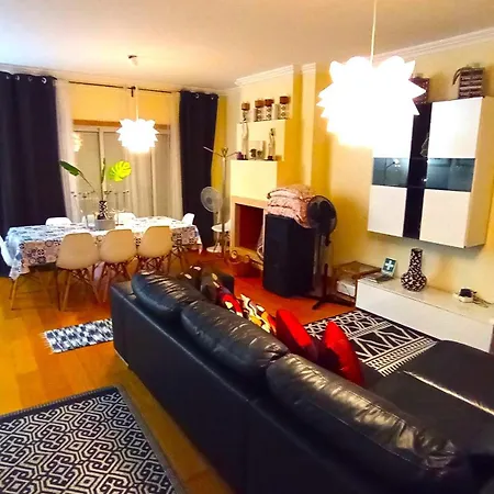 Lisbon South Bank Oceanview Lux Duplex Pool & Gym Nyaraló