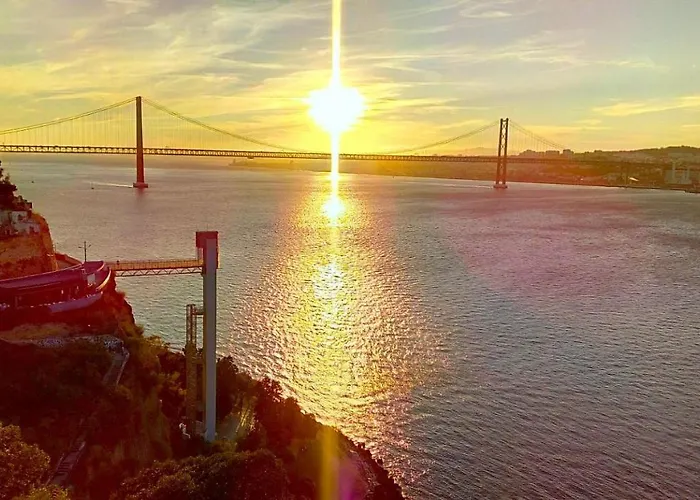 Lisbon South Bank Oceanview Lux Duplex Pool & Gym