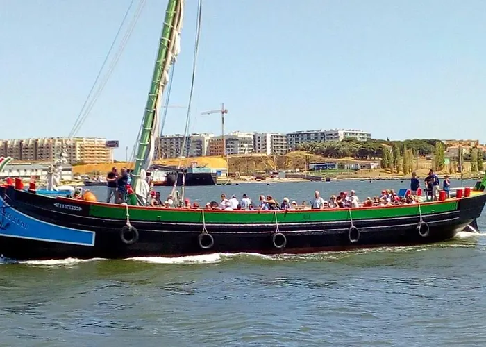 Lisbon South Bank Oceanview Lux Duplex Pool & Gym *