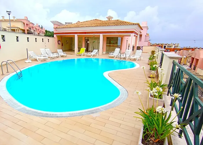 Dom wakacyjny Oceanview Luxury Duplex With Pool & Gym Near Lisbon *