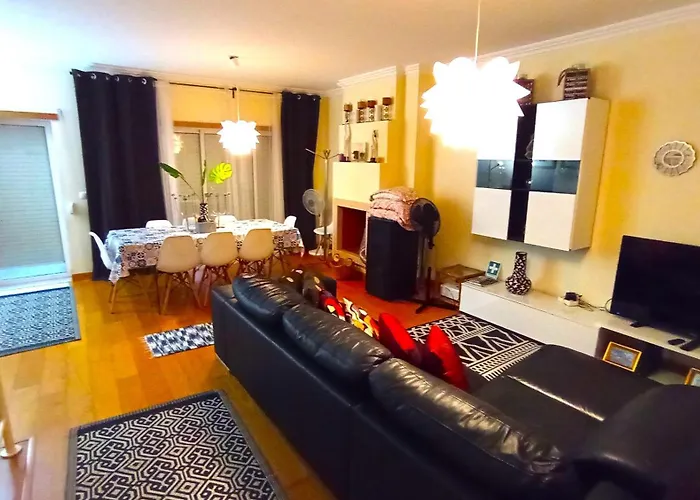Oceanview Luxury Duplex With Pool & Gym Near Lisbon Dom wakacyjny